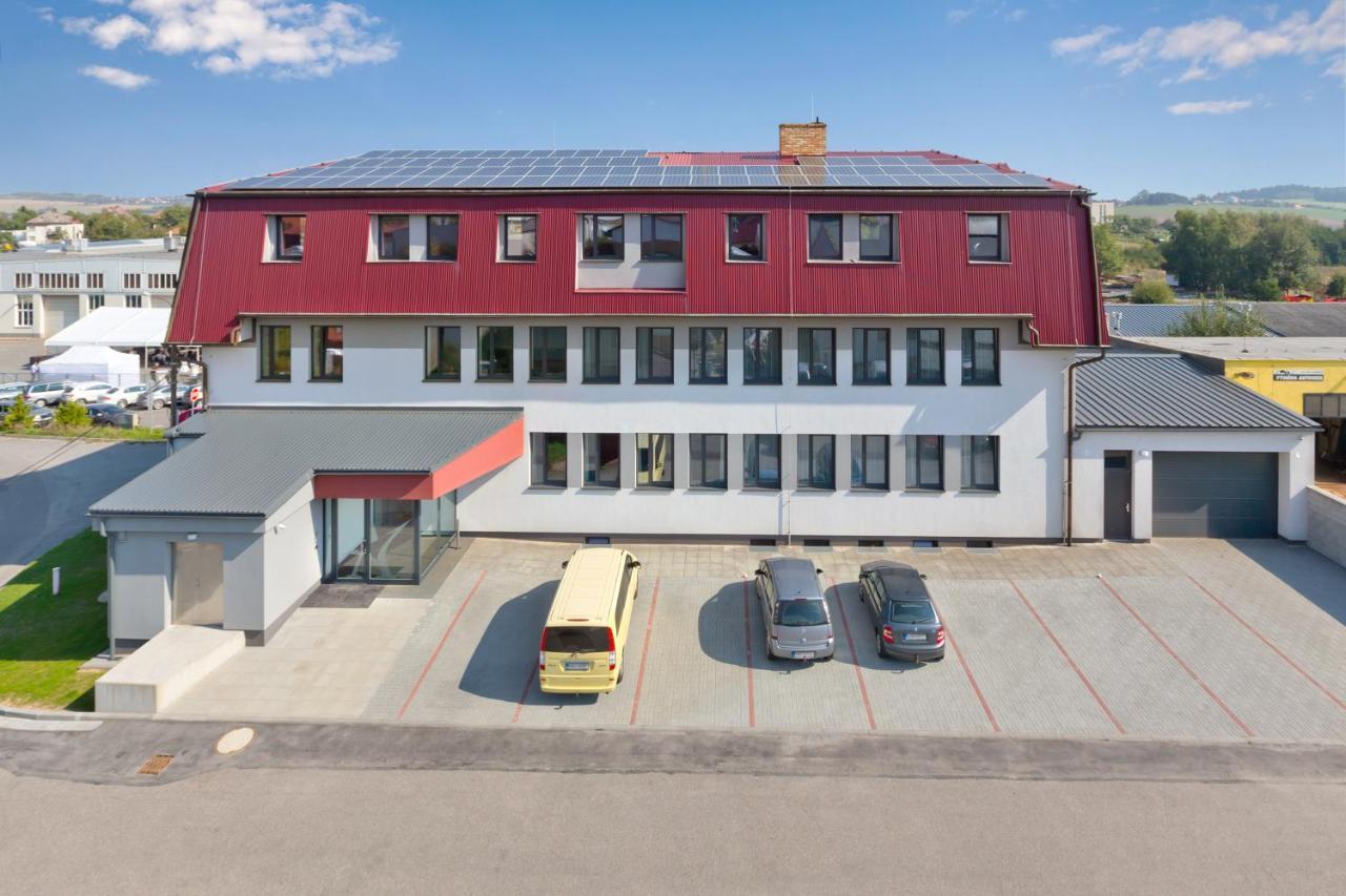 Ala Hotel Bystrice nad Pernstejnem Eksteriør bilde