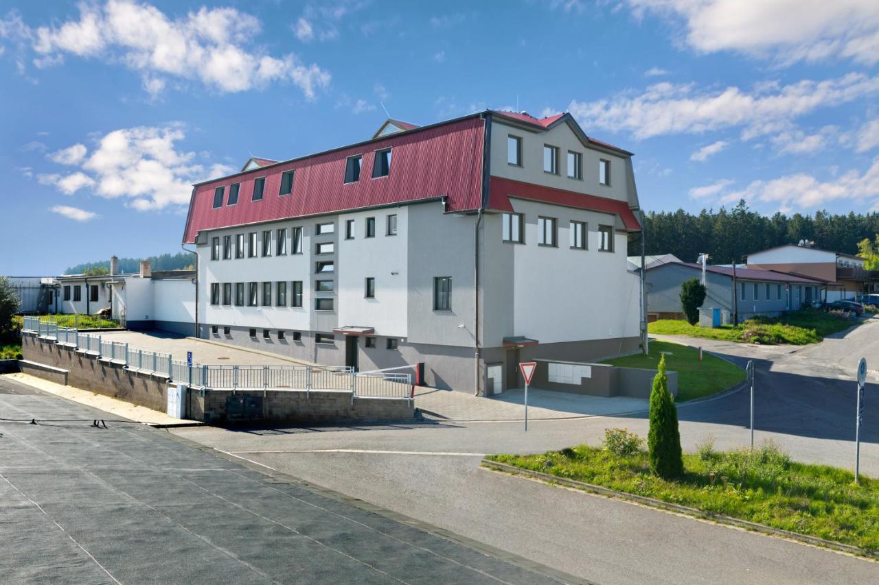 Ala Hotel Bystrice nad Pernstejnem Eksteriør bilde